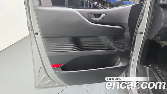 Hyundai Staria — Фото автомобиля 13