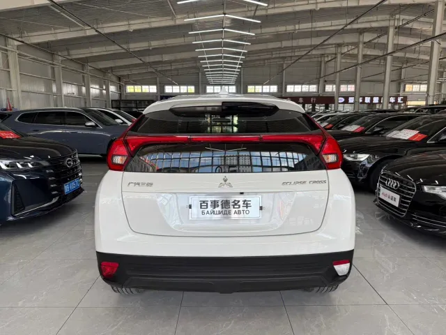 Mitsubishi Eclipse Cross — Фото автомобиля 8