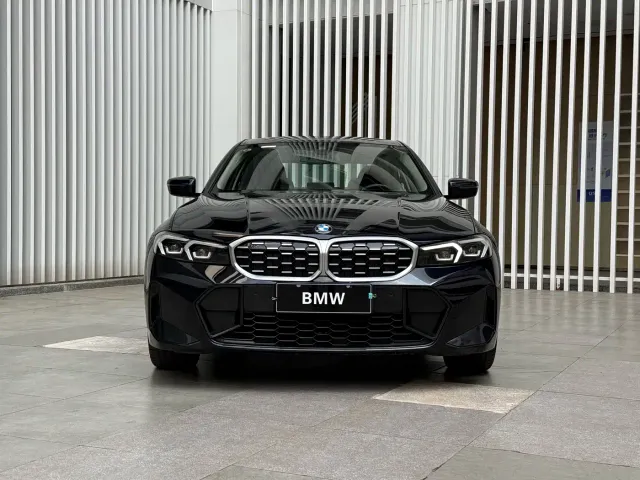 BMW 3 Series — Фото автомобиля 2