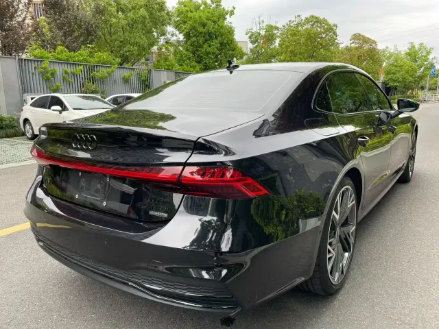 Audi A7L — Фото автомобиля 4