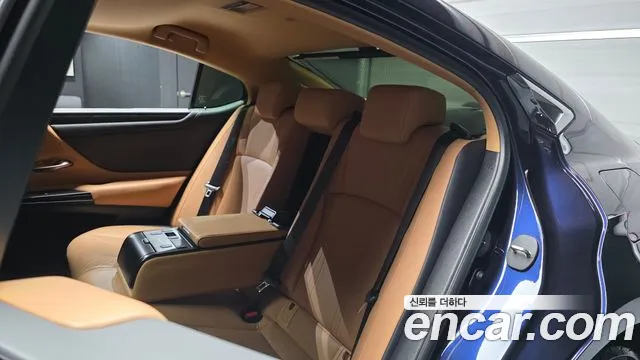 Lexus ES 7th Gen — Фото автомобиля 18