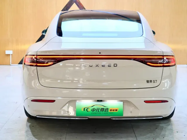 Luxeed S7 — Фото автомобиля 10