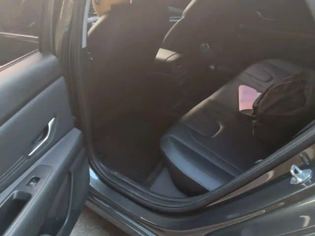 Hyundai Elantra — Фото автомобиля 5