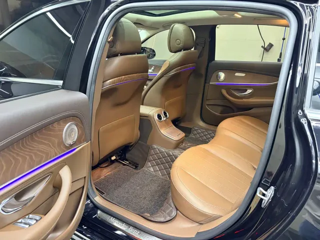 Mercedes-Benz E-Class — Фото автомобиля 7
