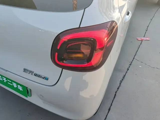 Wuling Hongguang Mini EV — Фото автомобиля 7