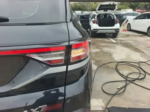 Dongfeng Fengshen AX7 — Фото автомобиля 7