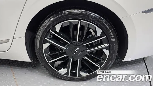 Kia K8 (New) Hybrid — Фото автомобиля 6