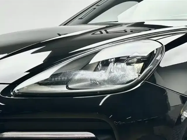 Porsche Cayenne — Фото автомобиля 8