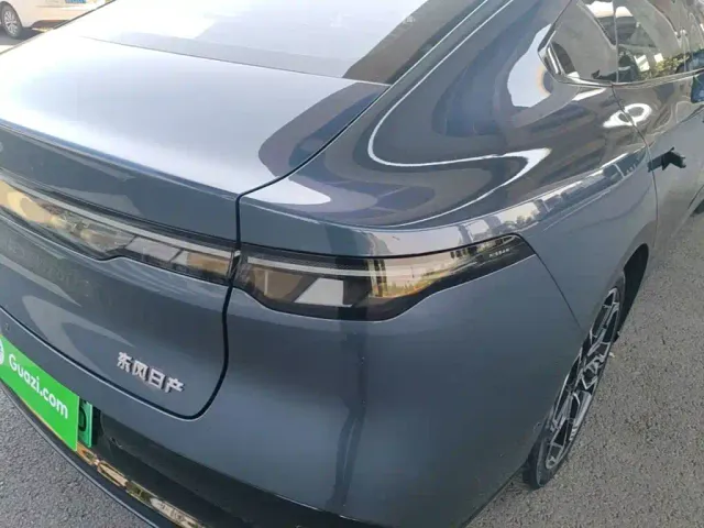 Nissan N7 — Фото автомобиля 7