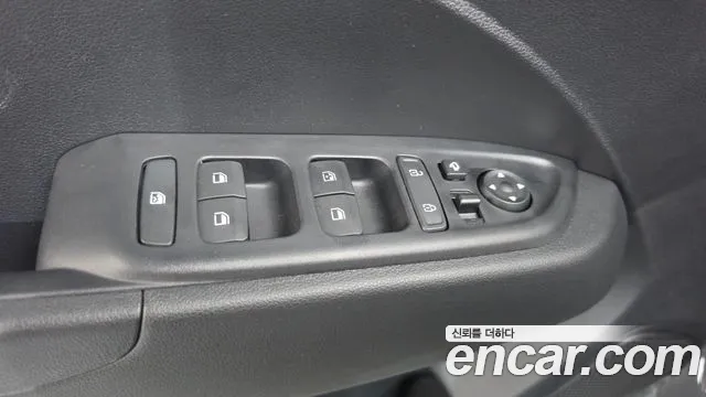 Hyundai Venue — Фото автомобиля 29