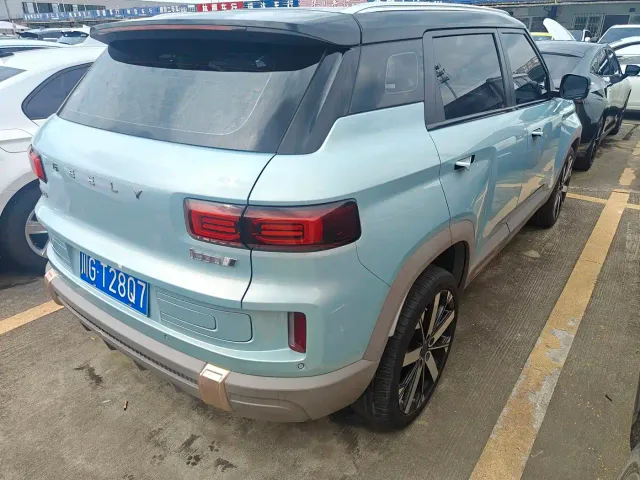 Geely ICON — Фото автомобиля 16
