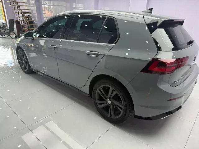 Volkswagen Golf — Фото автомобиля 4