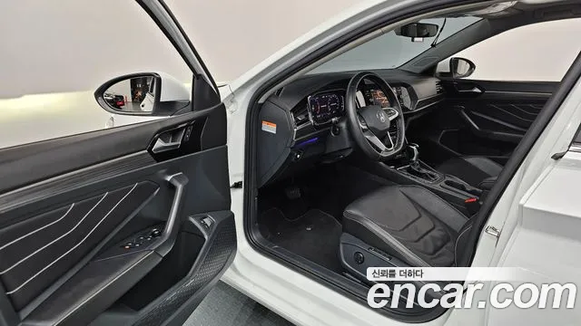 Volkswagen Jetta — Фото автомобиля 10