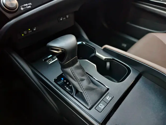 Lexus ES — Фото автомобиля 20