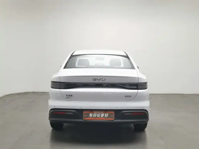 BYD Seal 05 DM-i — Фото автомобиля 4