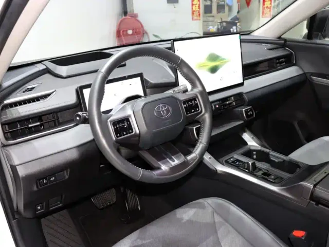 Toyota Wildlander — Фото автомобиля 9