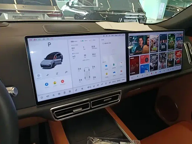 Li Auto L8 — Фото автомобиля 12