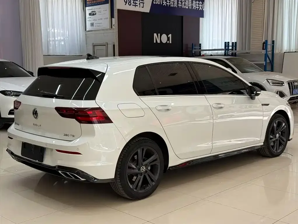 Volkswagen Golf 2023 Facelift 280TSI DSG R-Line Lite — Фото автомобиля 4