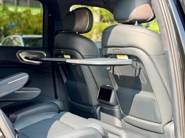 Lynk & Co 900 — Фото автомобиля 20