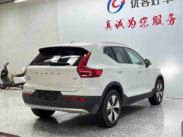 Volvo XC40 — Фото автомобиля 18