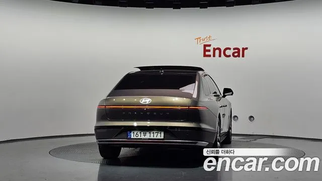 Hyundai Grandeur GN7 — Фото автомобиля 4
