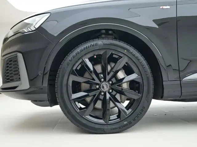 Audi Q7 — Фото автомобиля 16
