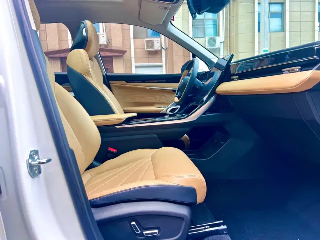 Geely Boyue L — Фото автомобиля 15