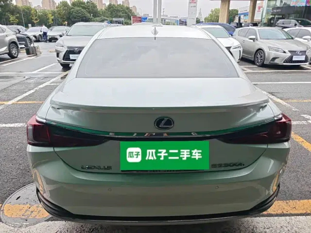 Lexus ES — Фото автомобиля 5