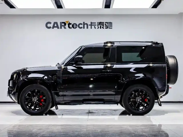 Land Rover Defender — Фото автомобиля 3