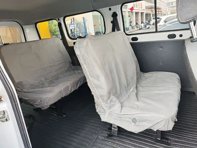 Wuling Yangguang — Фото автомобиля 16