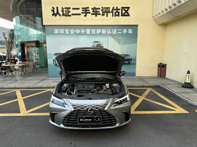 Lexus ES — Фото автомобиля 5