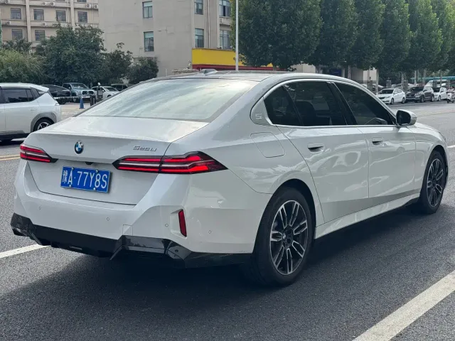 BMW 5 Series — Фото автомобиля 8