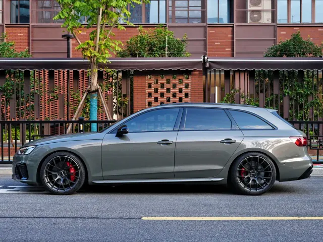 Audi S4 — Фото автомобиля 3