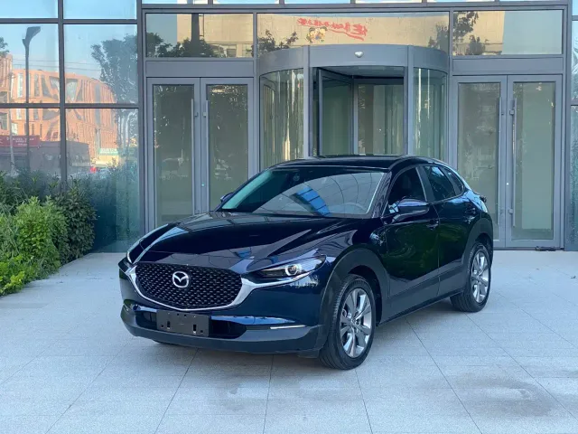 Фотография автомобиля — Mazda CX-30