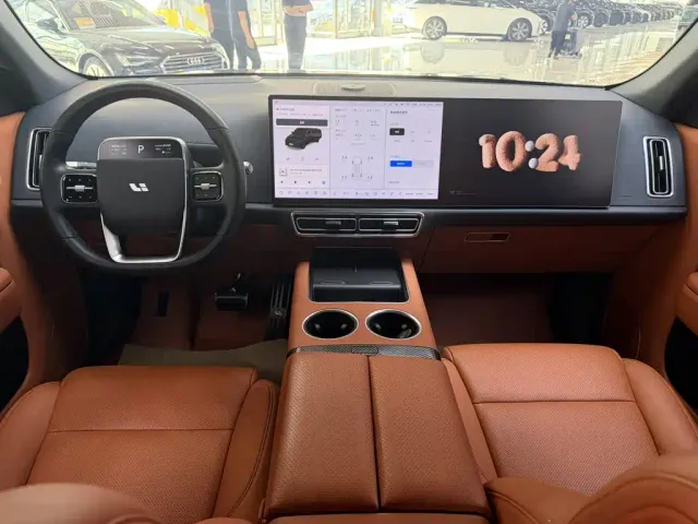 Li Auto L7 — Фото автомобиля 17