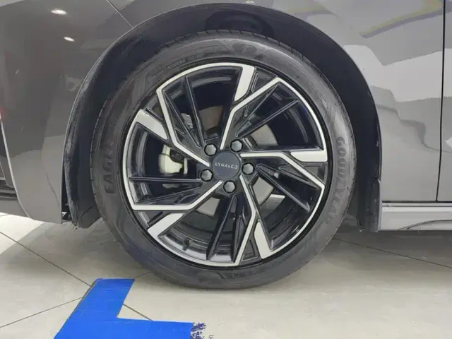 Lynk & Co 03 — Фото автомобиля 6