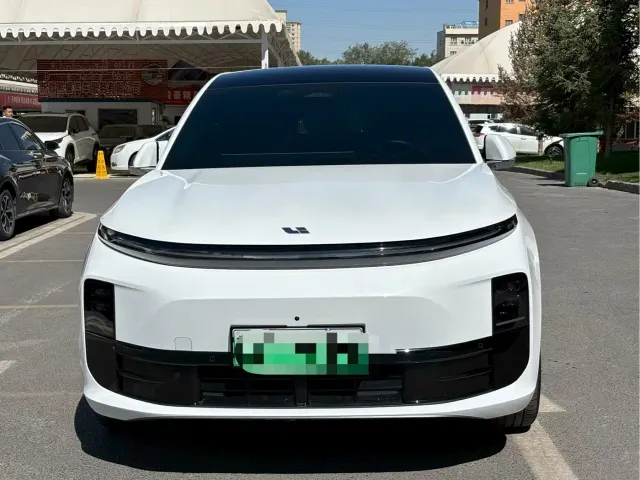 Li Auto L6 — Фото автомобиля 2