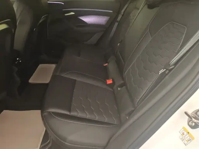 Audi Q6L e-tron — Фото автомобиля 21