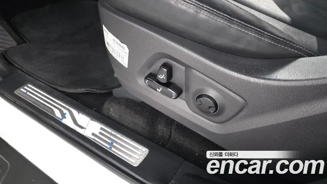 KG_Mobility_Ssangyong Rexton Новый Rexton Sport Khan Дизель 2.2 4WD — Фото автомобиля 30