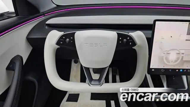 Tesla Model 3 — Фото автомобиля 13