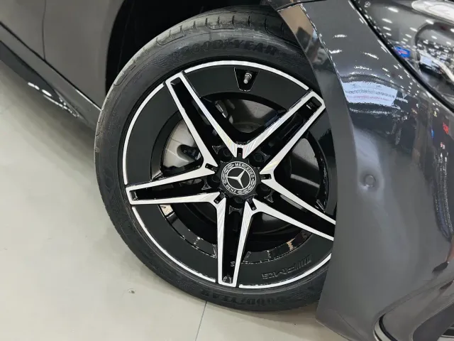 Mercedes-Benz C-Class — Фото автомобиля 10