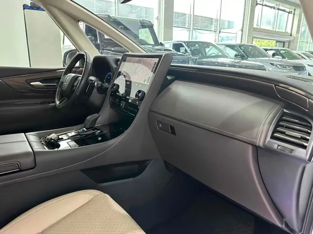 Toyota Vellfire — Фото автомобиля 15