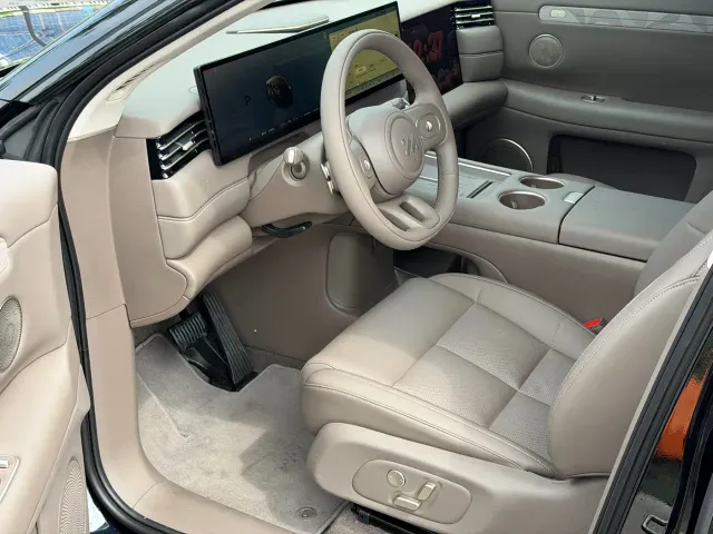 IM Motors LS6 — Фото автомобиля 8