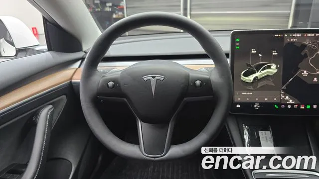 Tesla Model 3 — Фото автомобиля 13