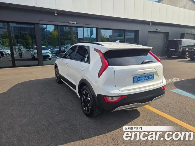 Kia Niro — Фото автомобиля 4