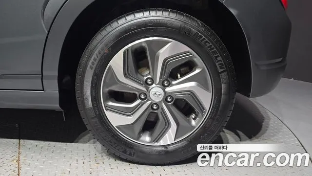 Hyundai Kona — Фото автомобиля 6