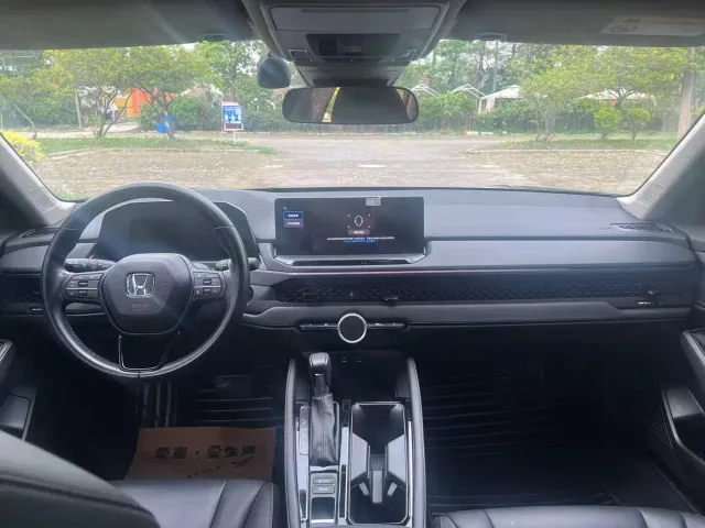 Honda Accord — Фото автомобиля 9