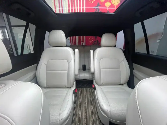 Li Auto ONE — Фото автомобиля 23