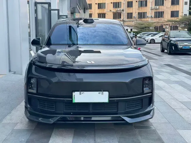 Li Auto L9 — Фото автомобиля 15