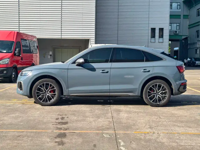 Audi Q5L — Фото автомобиля 2
